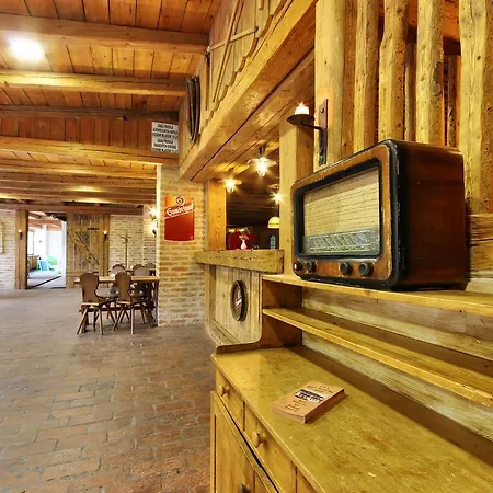Hotel Stara Skola Sloup (South Moravian)