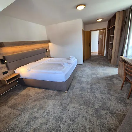 Hotel Stara Skola Sloup (South Moravian)